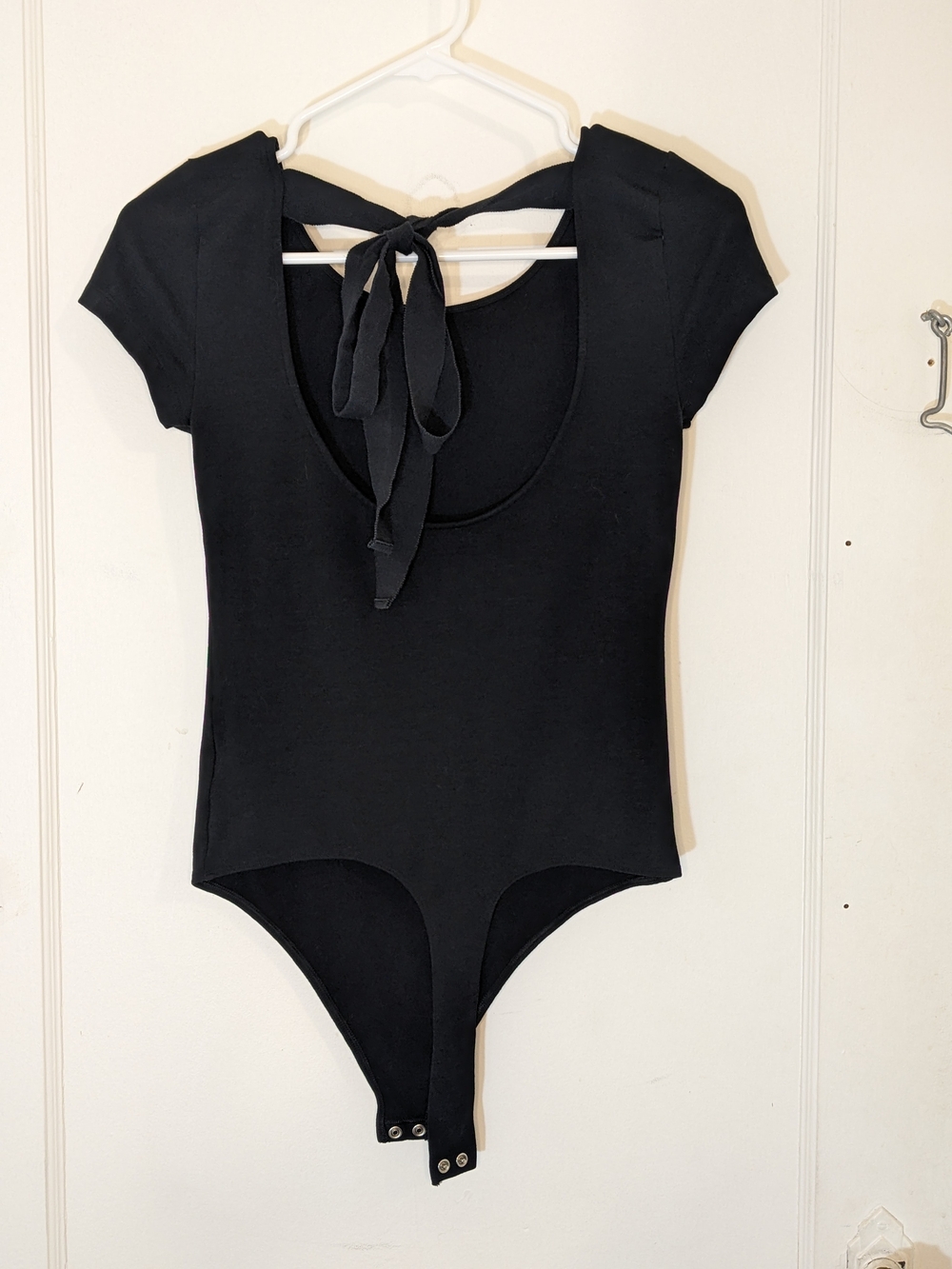 American Eagle Outfitters Black Short-Sleeve Tie-Back Bodysuit